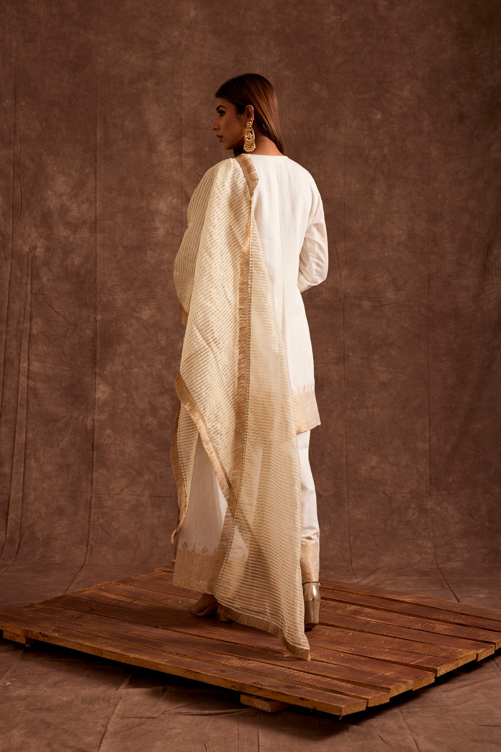 TIMELESS IVORY SUIT
