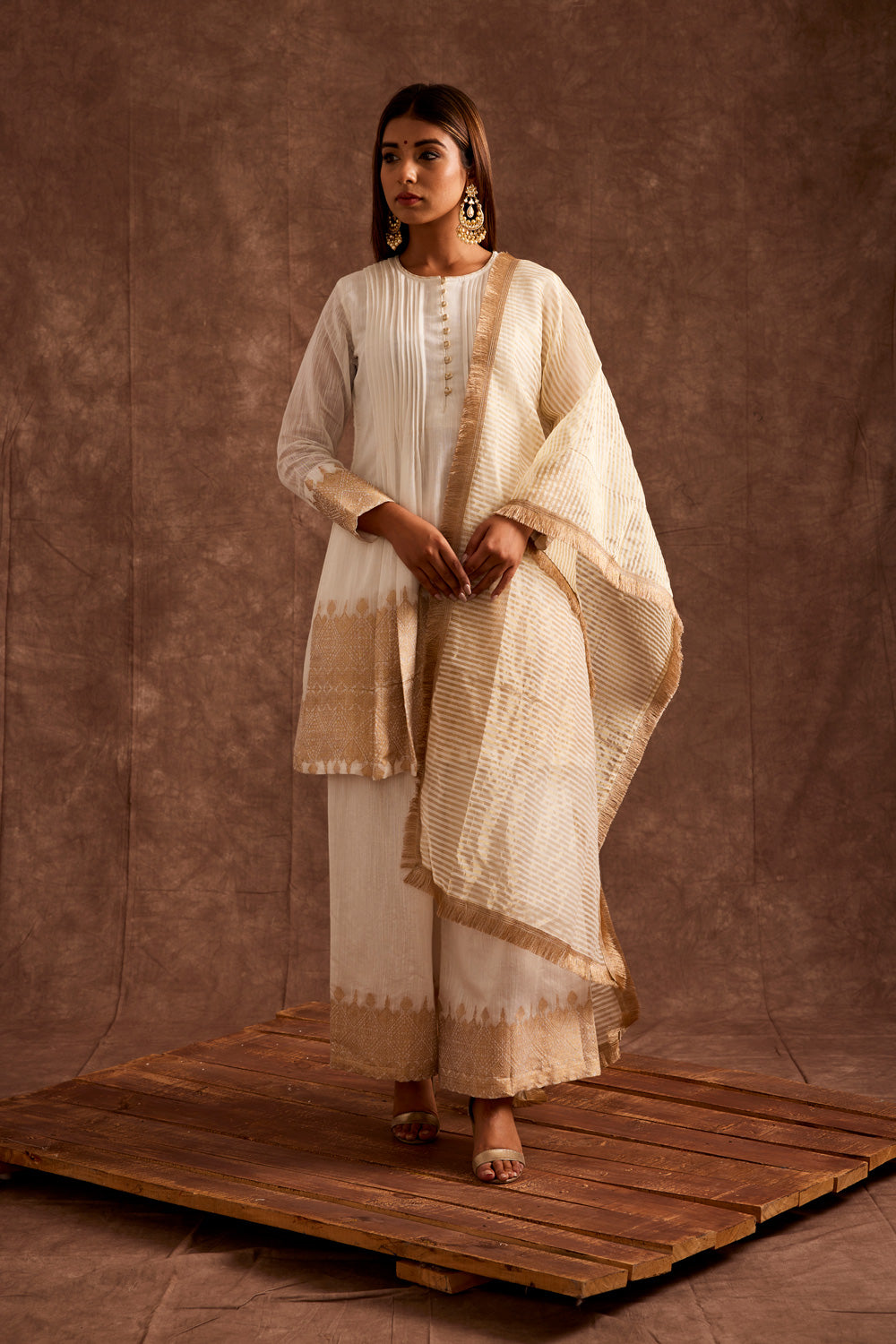 TIMELESS IVORY SUIT