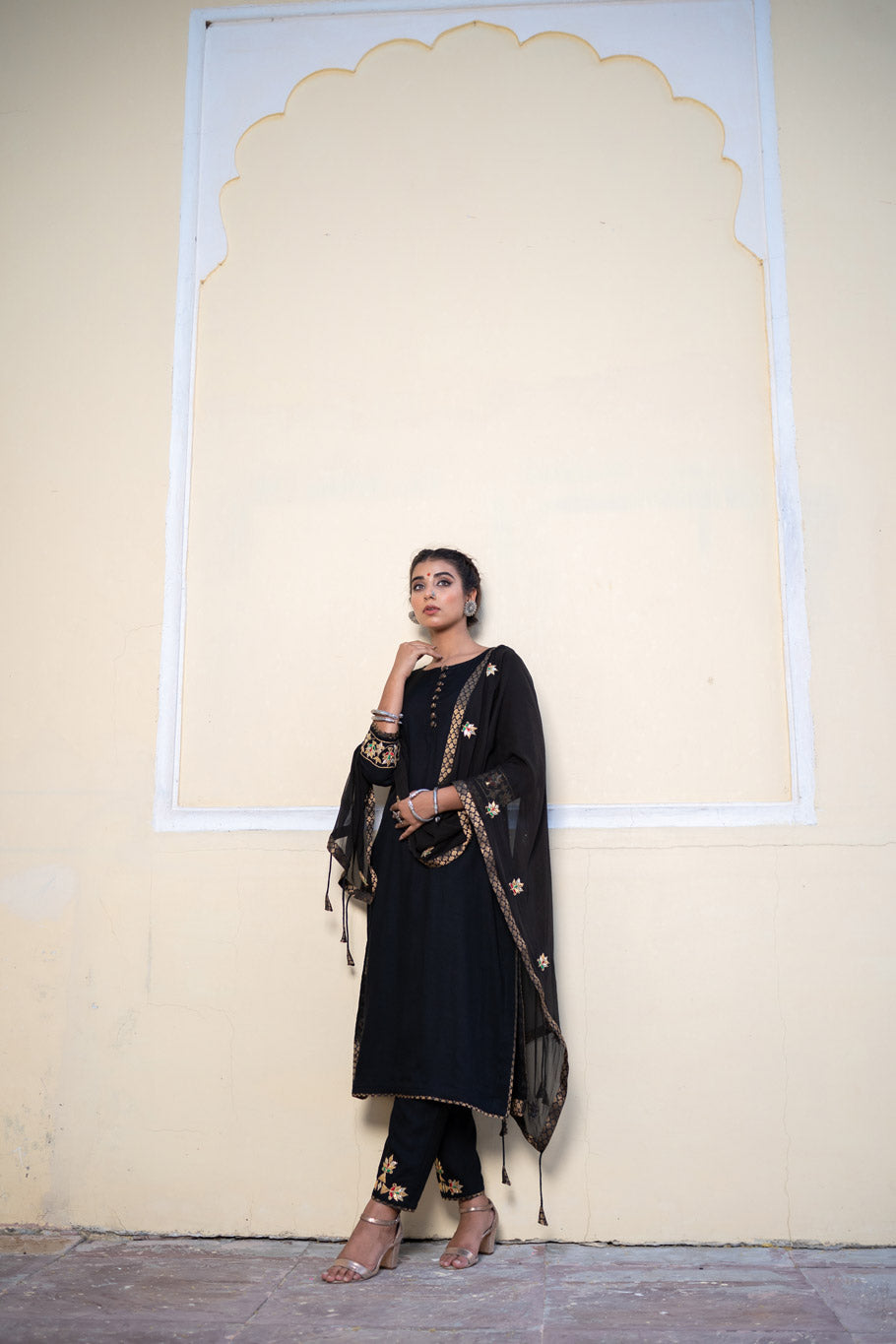 BLACK GOTAPATTI SET