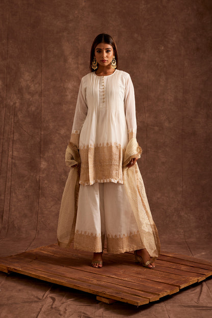 TIMELESS IVORY SUIT